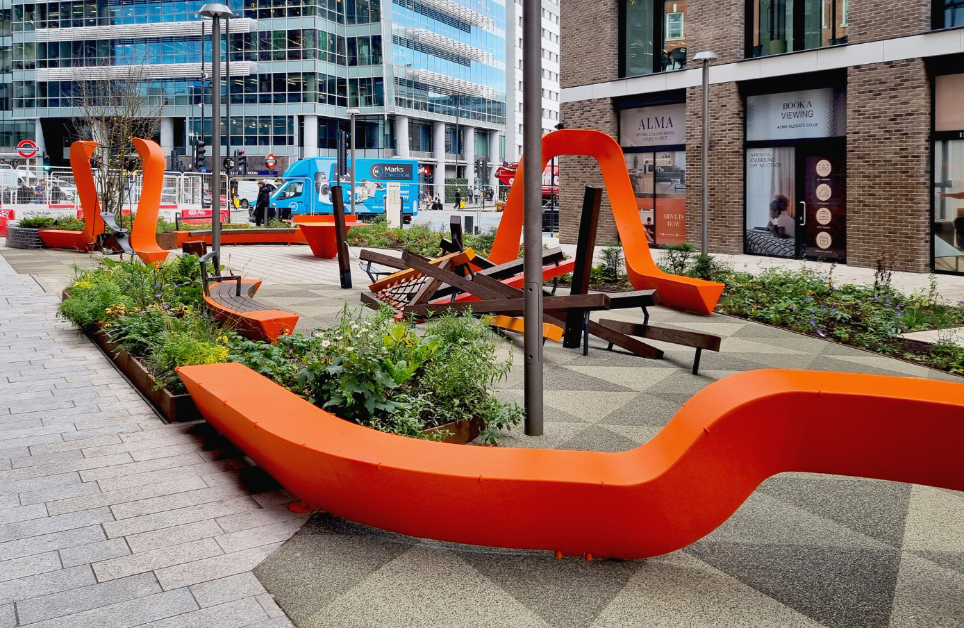 ORANGE TWISTED RIBBON SU TOPSCAPE 63