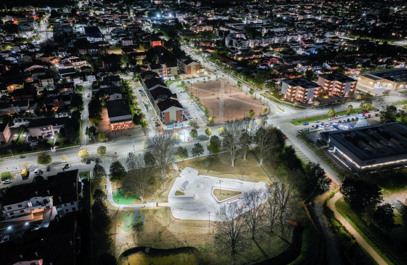 SU TOPSCAPE 64 SKATE, BMX, PLAYGROUND ECOPARK