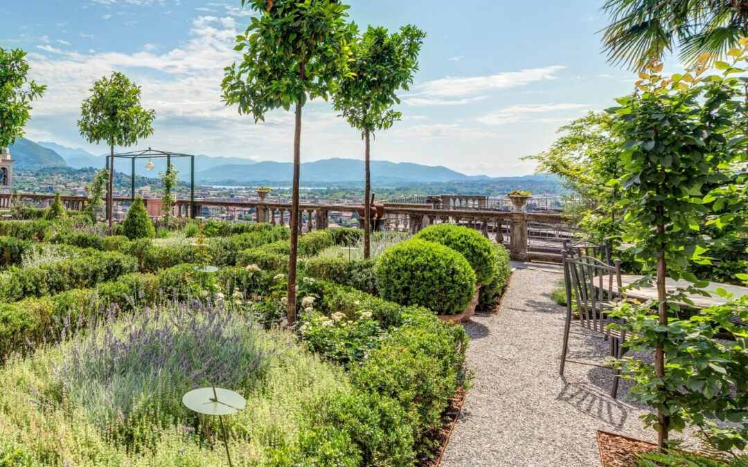 ERBA – PROSPETTIVE SUL LAGO SU GIARDINO ITALIANO 13