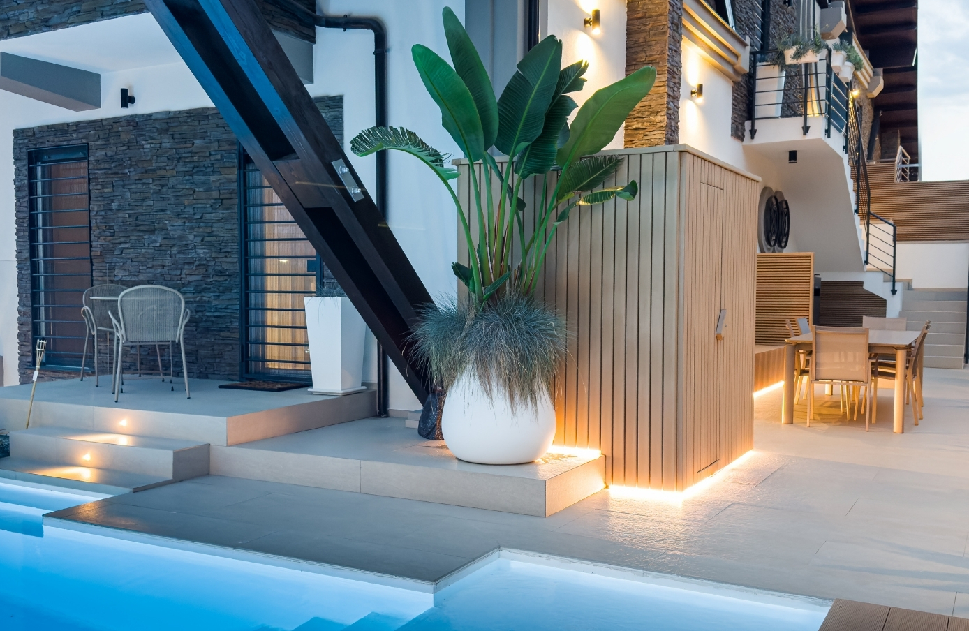 SU GIARDINO ITALIANO 13: TERRAZZO CONTEMPORANEO